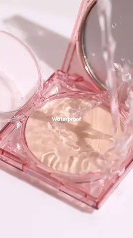 The packaging is so pretty😩🫶🏻 #closeupmakeup #otwoo #otwoopowder #compactpowder #gayaditiktok #fypシ @otwoo.id 