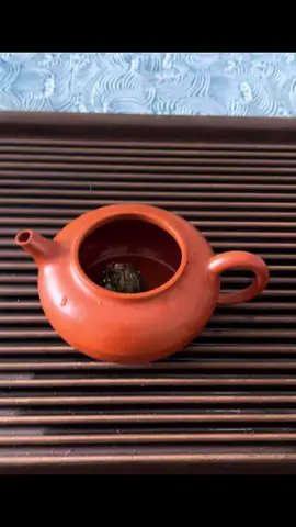 屬於我的週末時間，今天用龍珠配上我喜愛的小壺#茶 #紫砂壺 #紫砂壺收藏 