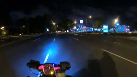 Salidita de noche #yamaha #R6 #moto #colaso #bikelife 