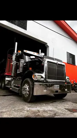 Andan hablando de más 📿🙊#mejorestilocamionero💥🇨🇴🚛💯♥️😎 #creditosalcreador #tractomulascolombia🇨🇴 #paisajes #amorporlastractomulas😍😎 