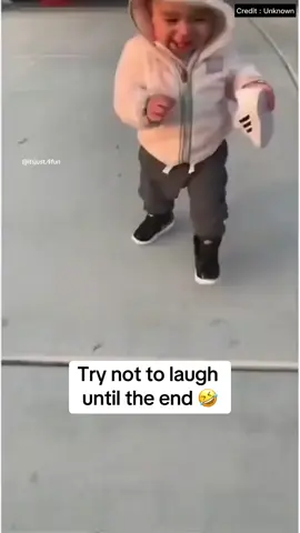 Look at the end…😂 Funny babies compilation 😊 #Baby #Funnybaby #Babytiktok #Funnykids #Cutebaby #Failvideo #Fyp #Viral #Foryou 