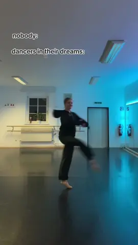 I wish  #dancer #dancetok #ballet #inmydreams #pirouettes #swanlake #dancersdreams #balletmemes #dancememes #goals 
