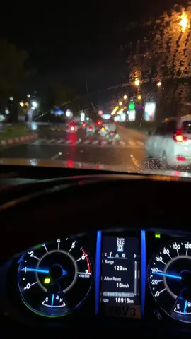 Malam minggu disertai hujan rintik dan dipanggil untuk operasi SC cito itu sesuatu banget lho..Harus menyetir mobil sendiri dengan alunan lagu “Denting” by @Melly Goeslaw TV itu sesuatu bangeett..Bagi yang rindu dengan kota Pontianak, berikut disajikan tampilan malam Minggu nan syahdu❤️❤️❤️ @Faisal Nasution #malammingguoperasi #dokterobstetridanginekologipontianak #obgynlife❤️ #CapCut #videoviralitiktok #obgynferpontianak #obgynferpontianak #bayitabungsukses #tiktokviral #dokterspesialispontianak #fyp #dentingmellygoeslow 