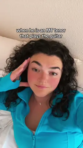 just me… keeping it real🤭 #theatreinfluencer #theatretoks #chloewiththefancye #musicaltheatre #regionaltheatre #nyc #newinfluencer #singing #tenors #mttenors #guitartok 