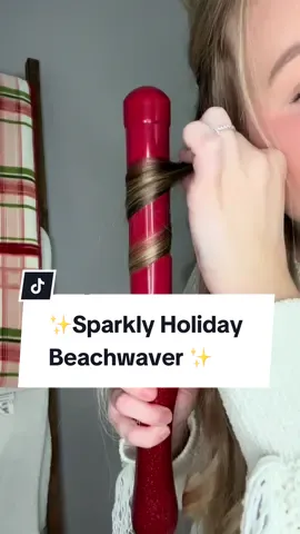 Every girl should have a sparkly beachwaver on their wish list 🤩🤩 #beachwaver #beachwavercurls #beachwaverbabes #thewave #curls #curltok #hairtok #girltok #MomsofTikTok #beachwaverpartner #beachwavestutorial #beachwavestutorial #holidaytiktok #christmas2023 #christmaslist #giftsforher #giftsforgirlfriend #giftideasforher #hairhack #giftsforgirls 