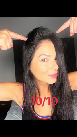 Elimine tooodas las canas en 25 min en la comodidad de mi casa y yo se que todas  sufrimos por esto , asi que lo quiero compartir con ustedes. Encontre un shampoo con color que promete cubrir las canas. Lo use con el cabello sucio , es como usar un baño de crema , se coloca con mucha facilidad , trata de repartirlo muy bien por todo el cabello para que quede un color uniforme. Los bordes los limpie con una toallita humeda y salio muy facilmente, luego solo lo lavas con abundabte agua y listo. Me quedo suave , brillante y sin una sola cana 😁 Yo use el tono dark brown. A este producto sin duda alguna le doy un 10/ 10