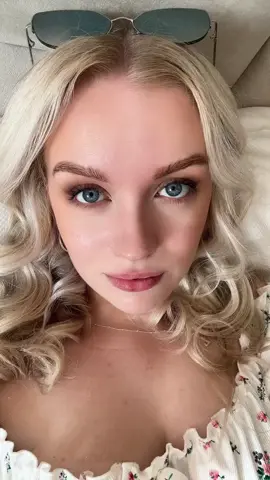 What’s your favourite eye colour and why is it blue? 😏💙  #Pov #targetpractice #rockpaperscissors #blondegirl #countdown 