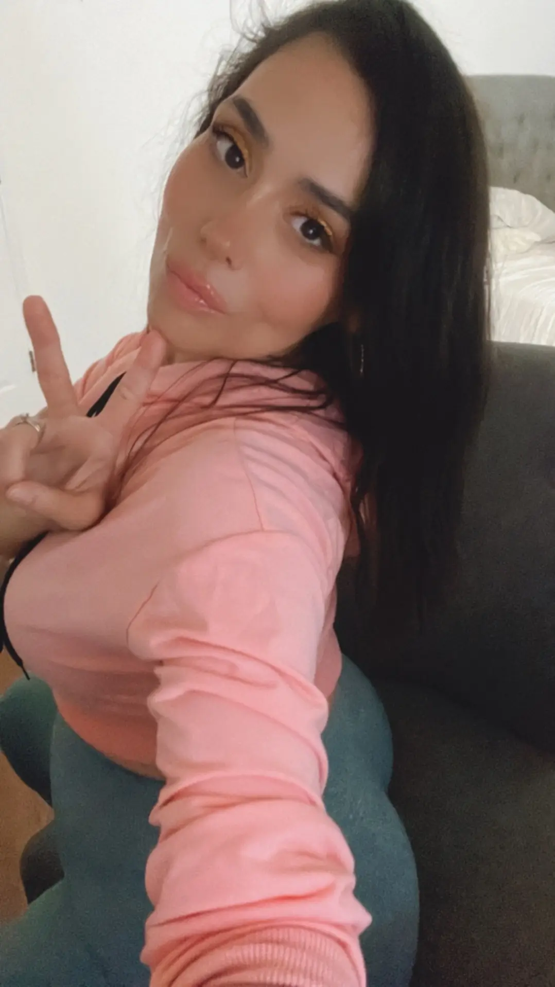 Gonna go live! Hangea conmigo!! 🥰😘❤️ #latina #egirl #sexy 