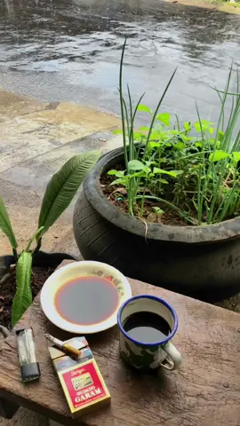 Gonmu wes udan rung bolo ☕️🌧 #ngopi #fyp #permatahati 