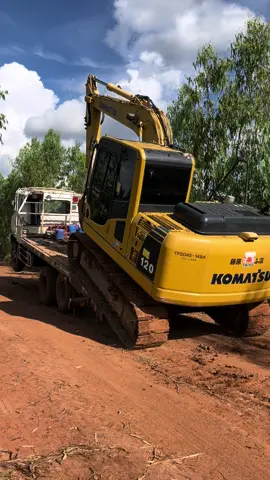 Excavetor and Truck Thailand #mct #machines #construction #excavator #truck 