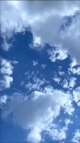 Trời xanh#Mây trắng#Cảnh đẹp#Bầu trời đẹp nhất#Hoa Hạ sẽ mang đến cho bạn một bữa tiệc hình ảnh đám mây.#Những đám mây#Rung động thị giác#Cùng nhau tận hưởng vẻ đẹp của thiên nhiên