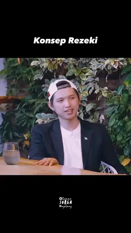 Seringkali kita salah mamaknai konsep suatu rezeki hingga kita sangat khawatir tidak mendapatkan rezeki, padahal Allah sudah menetapkan rezeki kita. Tinggal kita yang memilih untuk menjemput sesuai dengan syariat-Nya atau menghalalkan segala cara? #fyp #dakwah_islam #reminderislamic #islam 