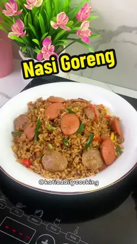Hari ini masak Nasi Goreng Sosis Bakso ✨ #nasigoreng #nasigorengsosis #nasigorengbakso #reseptiktok #masak #masakdirumah #masakyuk #masakanrumahan #masakansimple #resepmasakan #idemasak 