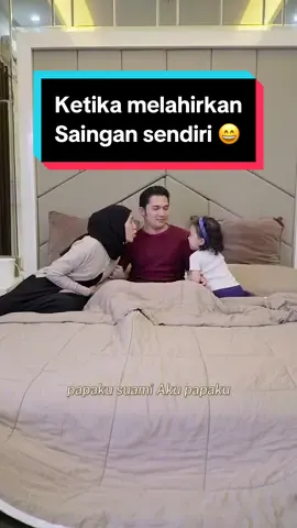 beginilah ketika melahirkan seorang saingan 😂 ngomong-ngomong, jangan lupa ikutan challenge buat konten momen lo dengan silky cream series esteh indonesia ya pake hashtag #adaestehdisetiapmomen & #kelembutandalamsetiapgelasnya dan tag gue & esteh @estehindonesia  di tunggu sampai akhir bulan november nanti ya. buruan serbu esteh indonesia terdekat kamu, harganya mulai dari 19k aja