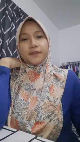 Feveret mak2~ Next kita kasi up coklat lain pulak eh. Yg minat greentea sila rembat 2-3 balang hokey. 🫰 Beryls Almond Greentea dlm balang ni 450g tau. 🩷 #coklat #coklatberyls #coklatviral 