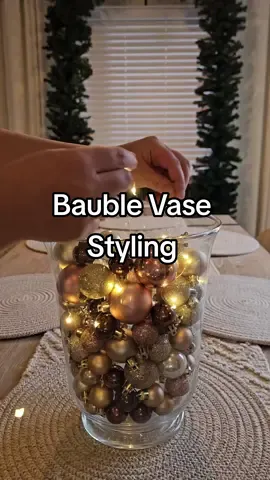 Bauble Vase Styling 🫶🏼✨️🎄#christmasdecorating #christmascrafts #christmasbaubles #diychristmasdecor #christmasvase 