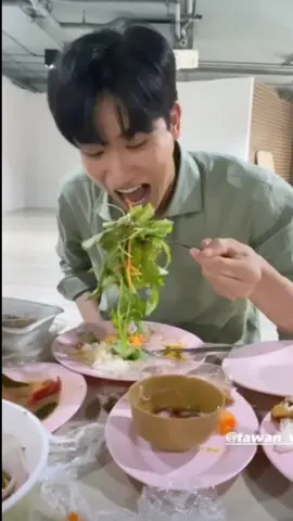 #taytawan พี่เตกินผัก😅🥬🥬🥕🥕#เตตะวัน #tawan_v 