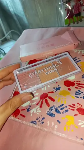 Bảng này 3 trong 1 luôn 😍  🌿💚#hot  #tiktokshop #beauty #bangmat  #xuhuong2023 #BeautyTok #reviewlamdep #review #trangdiem #lamdep #xhuongtiktok #goclamdep #mypham #makeup #noidiatrung #phanmat #xh #viral #trending #xuhuong #foryou #makeupdouyin  #bangmat #xhuongtiktok 