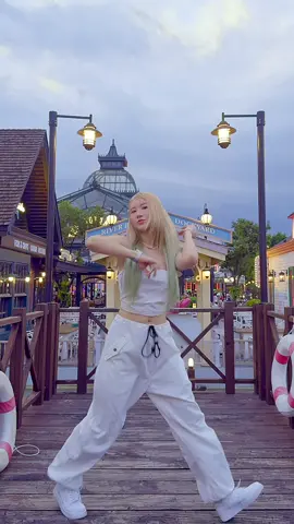 와 이춤 살 빠지겠는데?? 😂