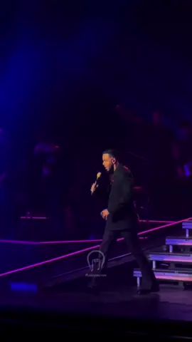 Melodias que relatan lo perfecto… #romeosantos #fv3 #rolas #parati 