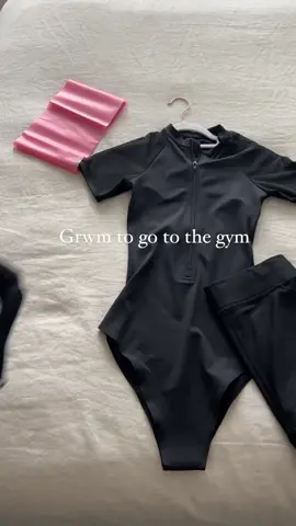 Our leos aren’t just for dancers.. @niyteal pairs our Onyx leotard with Rutte socks and boy shorts to workout at the gym! The soft material of the leotard makes for smooth movement while working out🔥 #rutte #ruttedance #dancer #dancers #dance #dancewear #activewear #active #leotard #bodysuit #workout #OOTD #workoutoutfit #gymoutfit #gymoutfitoftheday #gym #tap #ballet #jazz #hiphop #activeliving #shopsmall #shopsmallbusiness #shoponline #shopnow