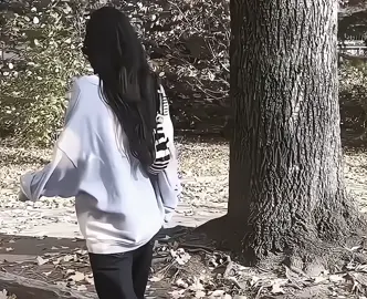 🎸⋆⭒˚｡⋆ fancam de jennie corriendo 🎸⋆⭒˚｡⋆ 「 ✦ duración: 00:26.3 segundos ✦ 」    જ⁀➴ PEDIDOS HABIERTOOS👈🏻💋 .𖥔 ݁ ˖ NENNIE cortiendo es lo mejor😫💗 ___ ★₊˚﹟🪐' Vieron que las bemon ya casi debuta? AAY q emocion y chiquita c ve increible😻💗  #parati #fancam #parati #apoyo #jennie #corriendo #fancam 