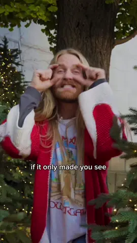 SURPRISE 👀 it’s your new fave Christmas song 🎄🎅💫