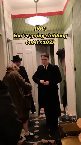 What an evening! Vintage fashion, vintage car and great company. #vintage #1930s #1930sfashion #stockholm #nightlife #vintagefashion 