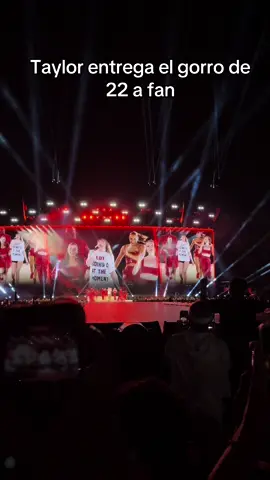 un afortunado de 22🥺 #theerastour #taylorswiftargentina #buenosaires #taylorswift #swiftie 