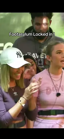 Tennesee talks to her mum in facetime #lockedin #tenessee #angryginge 