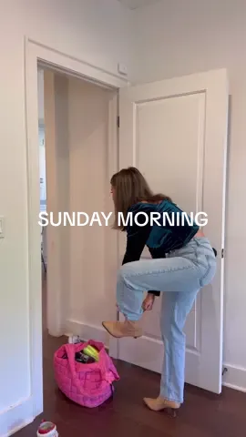 Happy Sunday🥹✨🤍we left church early & I got the girls ready for their cheer performance! It was such a full heart kind of day! I love youuuu so much!!! XOXO #MOMOFFOUR #MORNINGROUTINE #MORNINGSCHEDULE #sundaymorning #sundayroutine #pastorswife #earlymorning #ditlofamom #ditlvlog #dayinmylife 