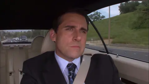 رياكشن مايكل وهو يهوجس بالسياره للي يبيه #مايكل_سكوت #ذا_اوفيس #ميم 