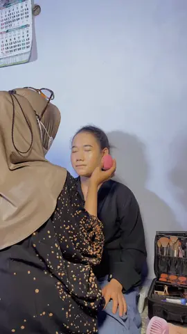 Make up for Yunita's bridesmaid ✨✨ Thanks for having me🙏🏻😍 💄ig:@erlinalisa_makeup11 📱more info : dm ig 👆👆 #makeupartist #makeupbridesmaid #muakudusmurah #muakuduspati #CapCut 