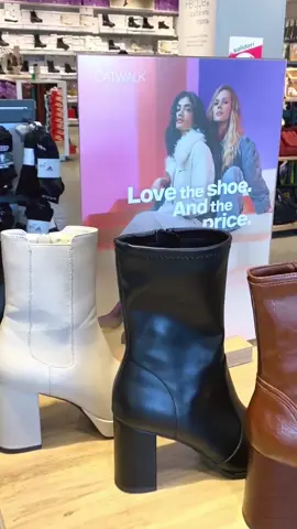 Con la Colección 70s pisarás fuerte y con buena vibra esta temporada☮💘 ¡Visita nuestras tiendas físicas o nuestra web para hacerte con los tuyos ya! #DeichmannLovers #LovetheShoeandthePrice #ModaenTiktok #TikTokFashion #70saesthetic 