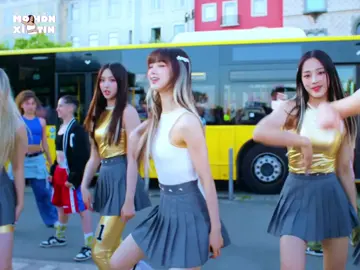 Thành viên thứ 6 bị cut scene trong MV 