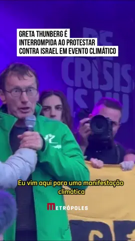 A ativista pelo clima Greta Thunberg foi interrompida durante um discurso no último fim de semana. O evento, marcado por protestos contra as mudanças climáticas, contou com oradores palestinos e afegãos, o que irritou defensores de Israel que estavam no local. Na ocasião, um homem subiu no púlpito e se manifestou contra Greta, afirmando que havia ido ao evento para discutir a crise climática e não falar sobre política. A jovem não se intimidou e pediu para que o homem se retirasse. Ele foi escoltado para fora do palco. Diante do episódio, Greta pontuou que 