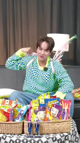 Hắn đi làm là phụ, narak là chính 😂 Hắn ghét đáng yêu mà anh chị còn chuẩn bị nguyên bộ cánh bướm biết vẫy =))) làm hắn túm luôn cái cánh cho khỏi bay luôn ạ :))  #mynameisnanon #nanon_korapat 