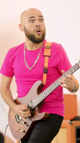 A guitarra e eu somos um 🎸 Somos interligados, pois o som que sai dela é o som que ecoa na minha alma e, esse som volta nos meus ouvidos e retorna ao lugar de origem. Esse som fica girando como uma força magnética, uma vibração, que as vezes parece que vai explodir. De fato é algo inexplicável o que sinto quando estou com a guitarra nas mãos. Só agradeço a Deus por esse dom tão especial que ele me presenteou, pois sou mais feliz quando estou fazendo isso, música!!! #Gratidão #DeusÉFiel #RockMusic #GuitarSolo #Guitar #Guitarra #SteveVai #Música #GuitarLove #GuitarPlayer #GuitarDaily #Guitarist #Guitarrista #Guitars #UniversityOfRock #Musicician #PatrickSouza #GuitarWorld #RiffWars #SoloSection #Músico #ElectricGuitar #Musicians #GuitarsAreBetter #GuitarLife #TalentedMusicians #RockNRoll #GuitarTikTok #GuitarHero #Rock 🙌🏻