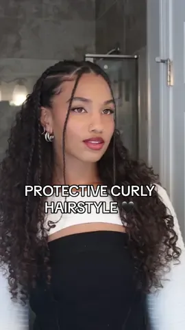 This is a great hairstyle to wear and re-style through out the week! 🤍 #curlyhairstyles #protectivestyles 
