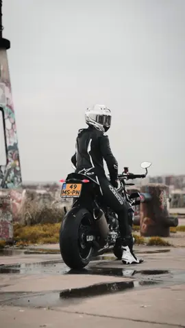 This sports #bikeroutfitoftheweek is dedicated to @collin_veijer_95! Last weekend, he became the first Dutch winner in any #MotoGP class since 1990! Celebrate in style on track with the perfect look. 🎉 . . . . . . . . . . #bikeroutfit #motorcyclegear #motorcyclefashion #motorcycle #bikersoftiktok #ridinggear #wearyourgear #gearup #motogear #bikers #shoeihelmets #alpinestars
