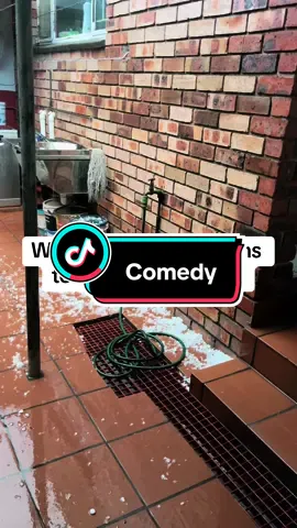 Rather you call me a cheapskate 🤞🏽🌨️😂#pdjokes #gettingreadyfordecember 