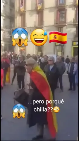 ...pero SEÑORA, porqué chilla??😳😅 #SEÑORA #chillando #gritando #gritandoenlacalle #manifestacion #divertido #gracioso #señoraloca #funny #risas #videogracioso #videodivertido #españa #españacrisis2023 