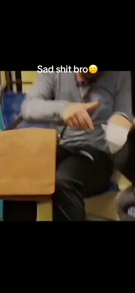 This guy was on public transport and has anxiety. He was putting his mask on and these people were watching him and this made him have an anciety attack and panick. They laughed which made it even worse and so He struggled and the mask fell and you can see him picking the mask up and trying to play it off as if nothing happened.😕 #fyp #sad #real #fr #menshealth #mensmentalhealth #mensmentalhealthmatters #mensmentalhealthawareness 