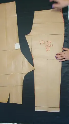 Como riscar calça usando molde sob medida.#renatagomes #sewingtiktok 