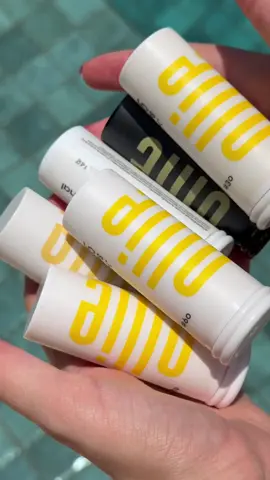 Sabe o famoso Bastão Com Cor da Ollie? Ele tá na promo com desconto de até 25% off + frete grátis*! 😍 Aproveita a Sun Friday pra ter:  ✅ Alta proteção solar garantida com FPS 95 e FPUVA 40  ✅ Proteção contra luz visível, incluindo a luz azul  ✅ Efeito base de cobertura média  ✅ Hidratação power com o ácido hialurônico  ✅ Ação antienvelhecimento com as vitaminas C e E  ✅ Pele lindíssima e pronta para o verão  #meuollie #protetorsolar #cuidadoscomapele #make #skincare 