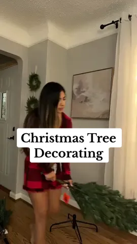 The Christmas decorating has begun🎄 #christmastok #latinacreator #decoratingforchristmas #latinacommunity #christmas2023 #decoratewithme #decoratingmyhome #homedecor #holidaydecor #christmasdecorinspo #fyp #foryou #viral #trending #itsthemostwonderfultimeoftheyear #christmastime #christmasishere