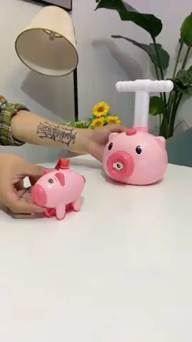 #toy #Pump up a flying balloon#Children's toy#Air-powered vehicle#Piglet air car