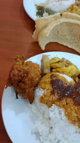 Prank teman lg mkn di warung Padang #prankvideo #prank #statuswhatsapp #whatsappstatus #prankstory #STORI #mentahan #viralvideo #fypシ #viral 