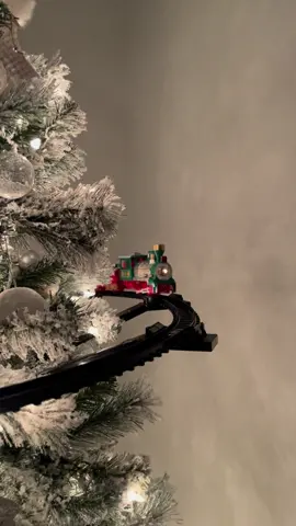 Level up your Christmas tree with this train set you’ll find in amazon under $50 . Link in my bio :) #fyp #christmas #christmasdecor #christmastree 