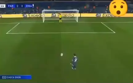 تصدية كورتوا العملاق امام ميسي👏 #كرة_القدم_عشق_لا_ينتهي👑💙 